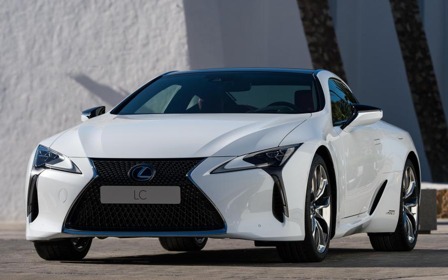 Lexus LC500h 2017 года  для рынка Всего мира и стран с правосторонним движением